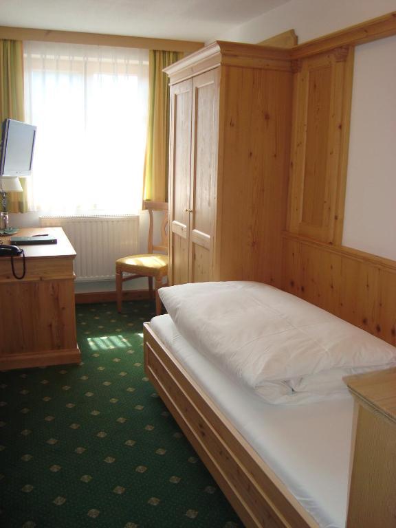 Gasthof & Hotel Jaegerwirt Aufhofen Pokoj fotografie